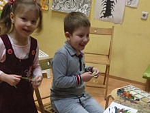 Юные москвичи сделали маски для новогоднего карнавала
