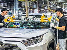 Автоконцерн Toyota Motor вернет в Японию своих сотрудников, работавших в Петербурге