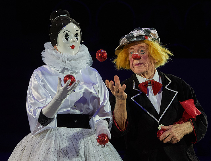 Олег Попов на премьере новой цирковой программы "Пусть всегда будет солнце" на арене цирка Чинизелли в Санкт-Петербурге, 2016