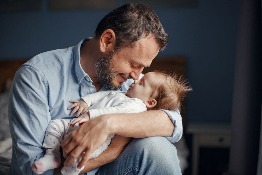 Каждый второй российский мужчина заявил о готовности уйти в декрет вместо жены