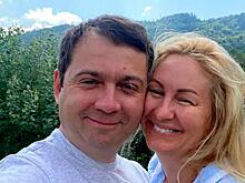 Мурманский губернатор поздравил супругу с годовщиной свадьбы: «Нам суждено быть вместе»