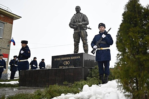 В Тамбовской области открыли первый в России памятник героям специальной военной операции