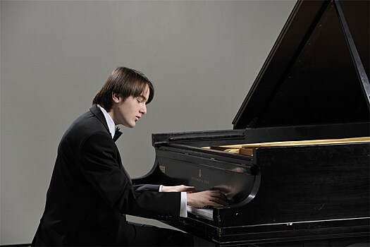 Пианист Даниил Трифонов дал сольный концерт в Большом зале консерватории