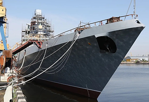 Фрегат «Адмирал Головко» вышел на испытания в море