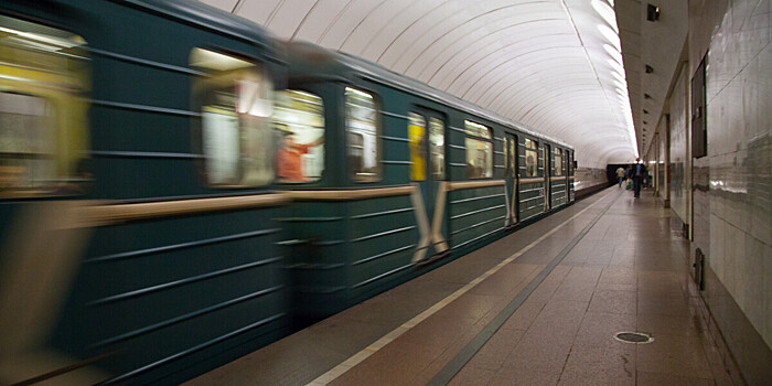 Главные новости за ночь: строительство тоннеля на зеленой ветке метро в Москве, сомнения Байдена о выборах и штраф Роналду за самоволку