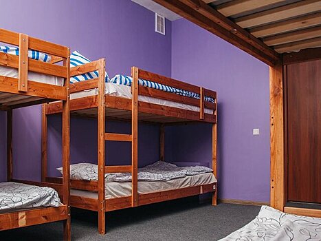 Депутат Гусев предложил называть хостелы ночлежками