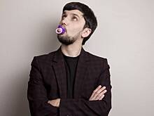 «Сильный безусловный рефлекс»: почему набирают популярность пустышки для взрослых