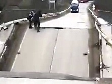 В Подмосковье обрушился автомобильный мост