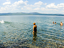 Главный пляж челябинского озера Тургояк закрыли для купания