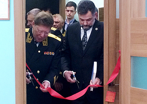 В здании петербургского Адмиралтейства торжественно открыли именную аудиторию ученого-кораблестроителя Николая Муру