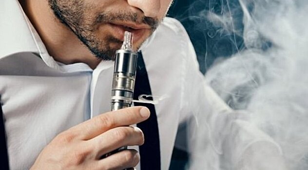 Подростки меняют электронные сигареты на обычные