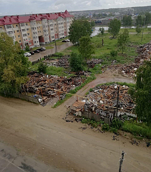 Экологи из Югры возмущены огромными кучами строительного мусора в центре города