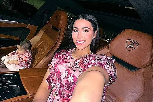 Домохозяйка из Дубая похвасталась роскошными подарками от мужа и прославилась в сети