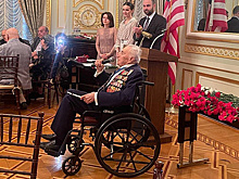 В генконсульстве РФ в Нью-Йорке вручили медали в честь 80-летия Победы