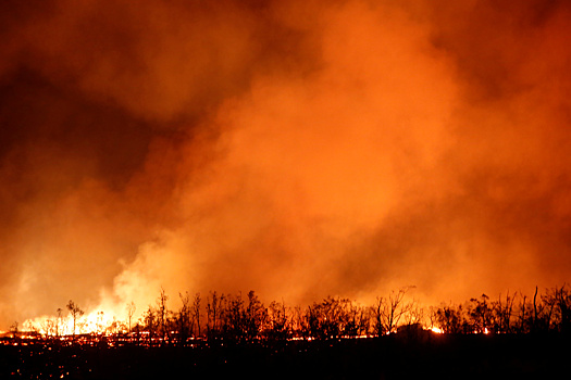 Вулкан Килауэа выбросил девятикилометровый столб пепла