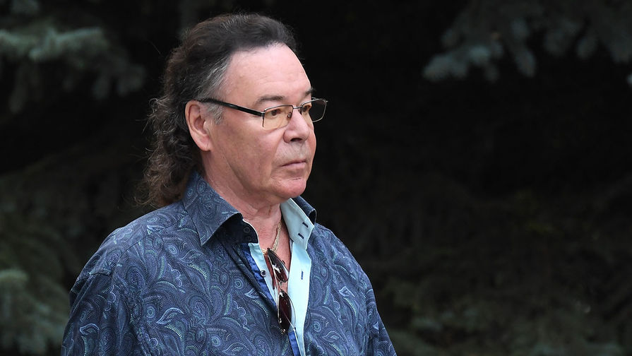 Российских артистов призвали бесплатно выступить 23 февраля