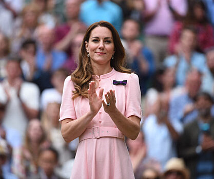 В нежно-розовом летящем платье: новый выход Кейт Миддлтон на финале Уимблдона