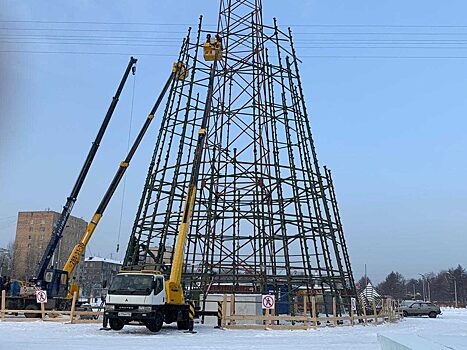 РУСАЛ финансирует строительство новогодних елок в Советском и Центральном районах Красноярска