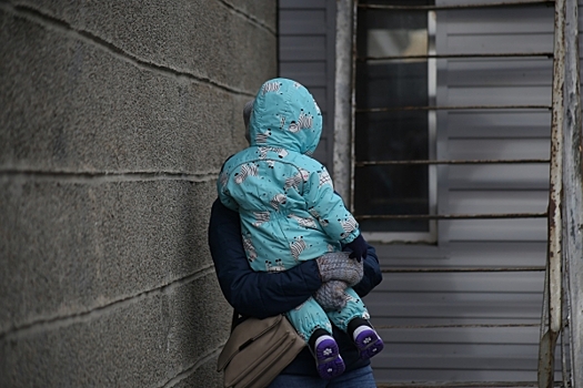 В Новосибирске 8 Марта мать бросила двоих маленьких детей: женщину нашли