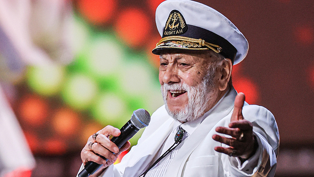 18 марта не стало знаменитого эстрадного певца Бедроса Киркорова. Причиной смерти 92-летнего артиста стала остановка сердца. 