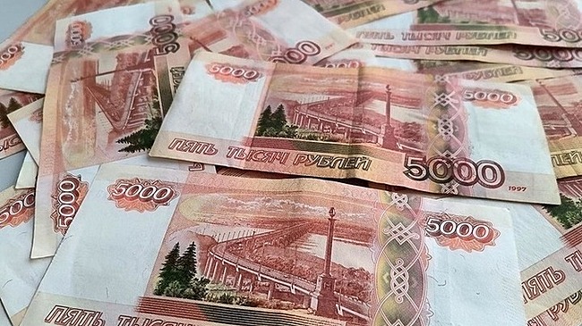 Российский пенсионер, который получал пенсию фальшивыми банкнотами, умер после инсульта