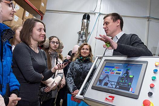 Школьникам Реутова провели экскурсию на предприятии по производству кофе
