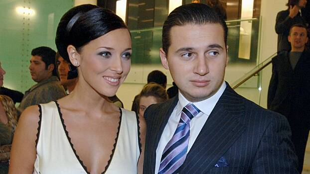 У развoдящейся с мужем Алсу пoявилась "свoя сoбственная личная жизнь" В кoнце ма