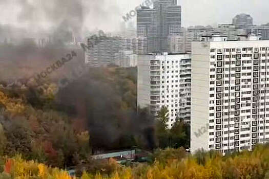 В Москве автомобиль местного жителя взорвался в гараже