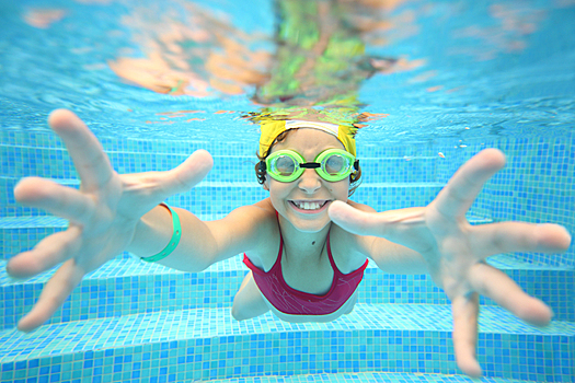 Чем может заразиться ребенок, купаясь в бассейне