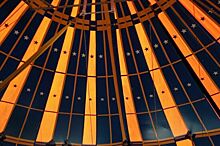 В Барнауле гимнастка сорвалась с высоты во время выступления