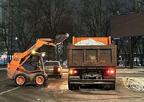Более 3000 кубометров снега вывезли с улиц Ростова