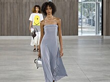 Роковой поцелуй и грудь года: чем мир моды шокировал публику в 2025 году