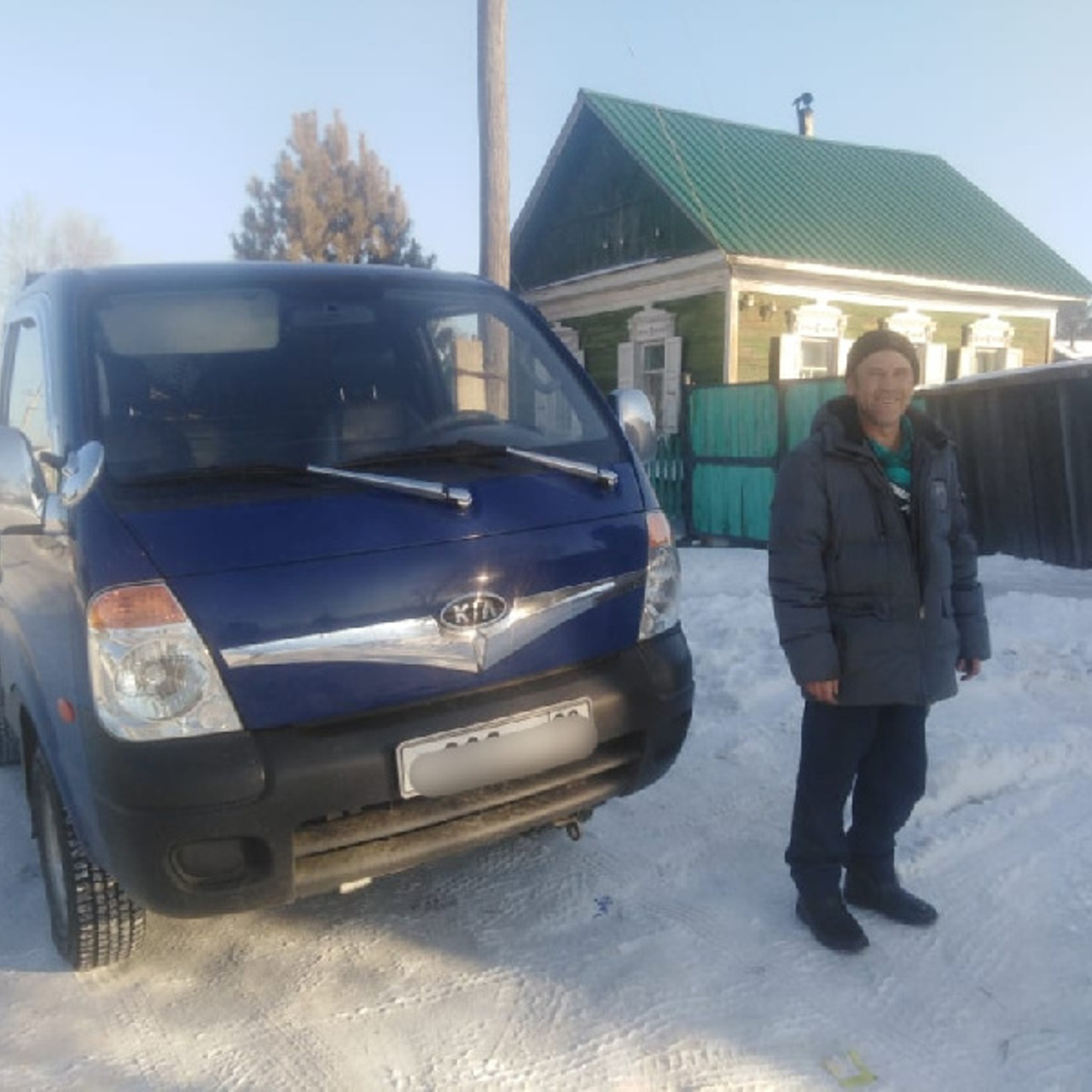 В Свободном многодетной семье, у которой сгорел дом, подарили машину -  Рамблер/новости