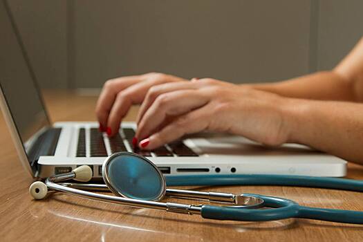 Врачи пропустили раковую опухоль размером с теннисный мяч у молодой пациентки