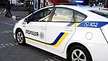 Мужчина с топором крушил автомобили в Киеве