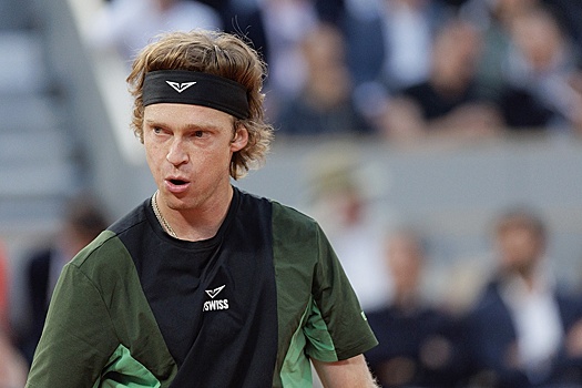 Теннис большой и маленький превратился в игру скандалов