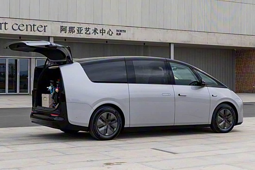 Li Auto отзывает 11 тысяч минивэнов Mega