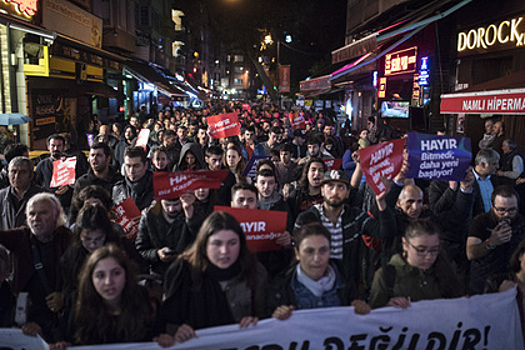 В Стамбуле прошли митинги против результатов референдума