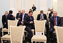 Омских депутатов ограничили с заграничными отпусками