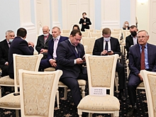 Омских депутатов ограничили с заграничными отпусками