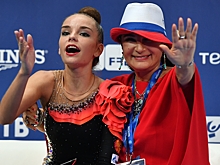 Аверина выиграла золото в упражнениях с обручем