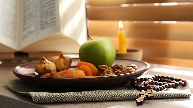 Диетолог рассказала, как накрыть новогодний стол для соблюдающих пост