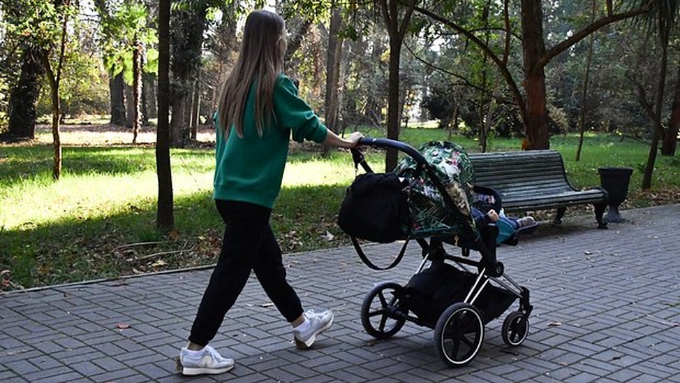 Назван средний возраст рождения первого ребенка в России