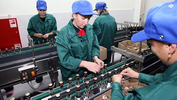 Россия снизила выпуск водки и шампанского