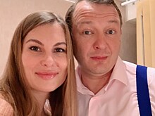 Избиение сошло с рук: Башаров появился с женой на публике
