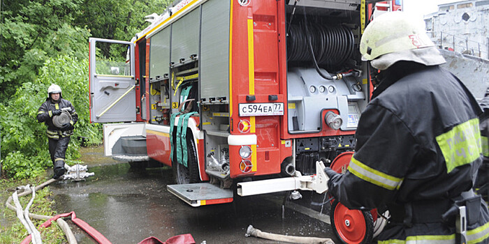 Спасатели эвакуировали более 100 человек из больницы в Череповце из-за пожара