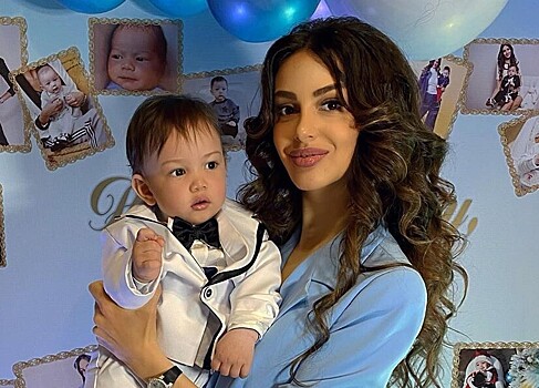 «Самый сладкий, нежный и любимый мальчик»: Воеводина трогательно поздравила сына от экс-короля Малайзии