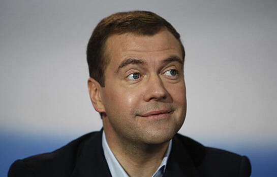 «Не верю»: Медведев высказался о независимости компании Apple от спецслужб США