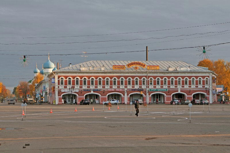 Торговые ряды, Углич, Российская Федерация