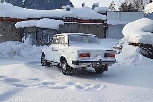 В Ноябрьске 13-летний подросток устроил ДТП во дворе жилого дома